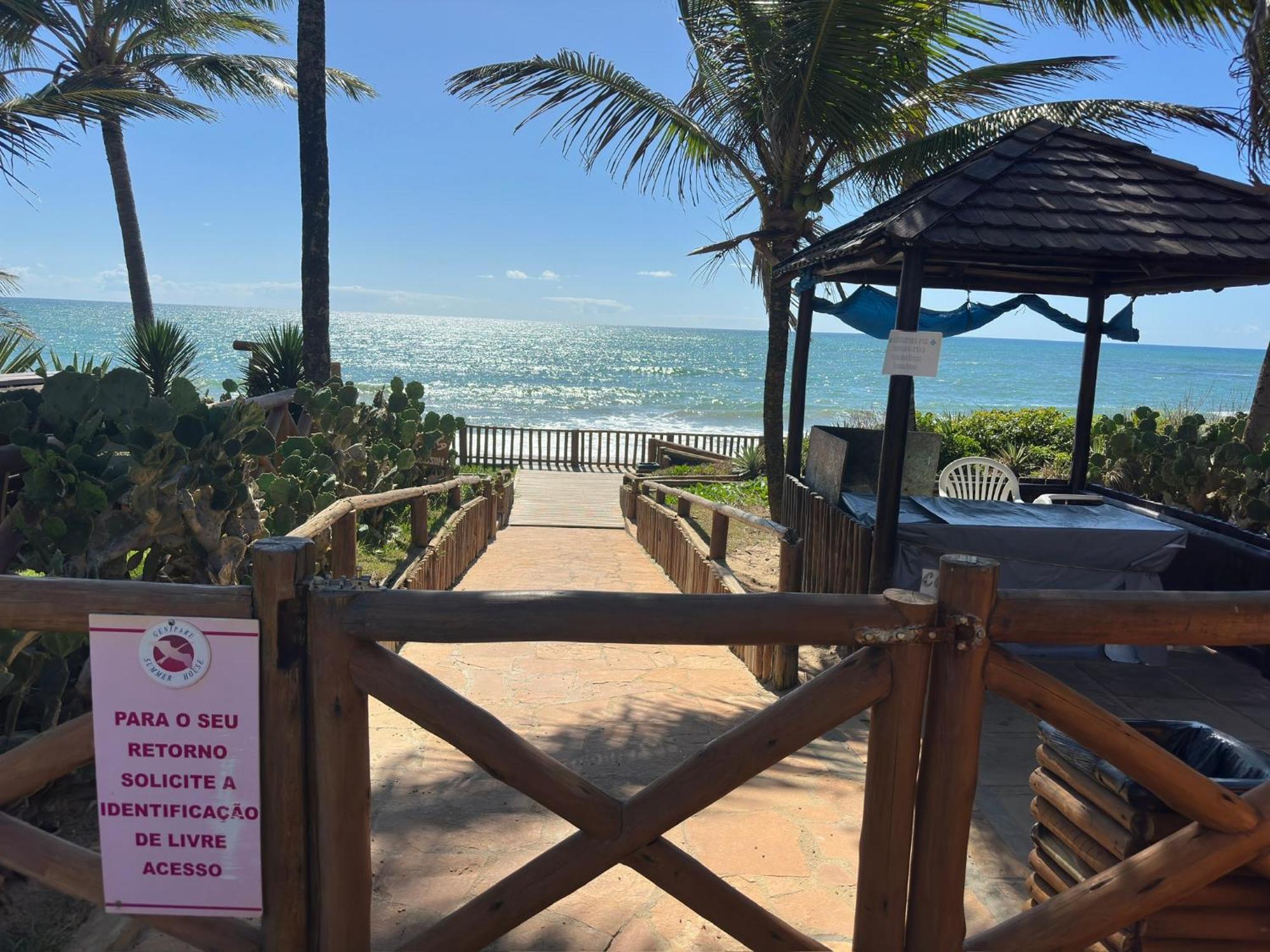 Flat Guarajuba 4 Quartos Terreo A Beira Mar - Pe Na Areia - Governanca Com Arrumadeira E Wi Fi Inclusos Camassari 外观 照片