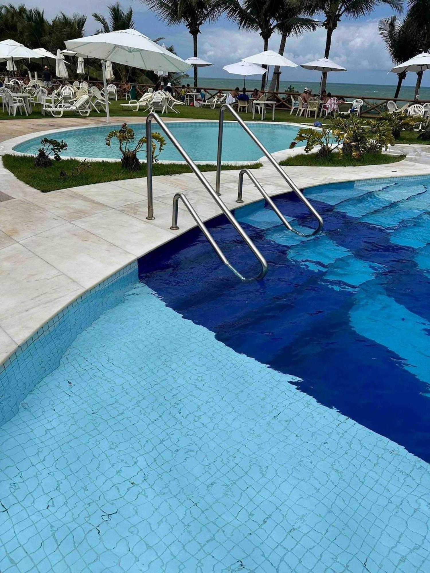 Flat Guarajuba 4 Quartos Terreo A Beira Mar - Pe Na Areia - Governanca Com Arrumadeira E Wi Fi Inclusos Camassari 外观 照片