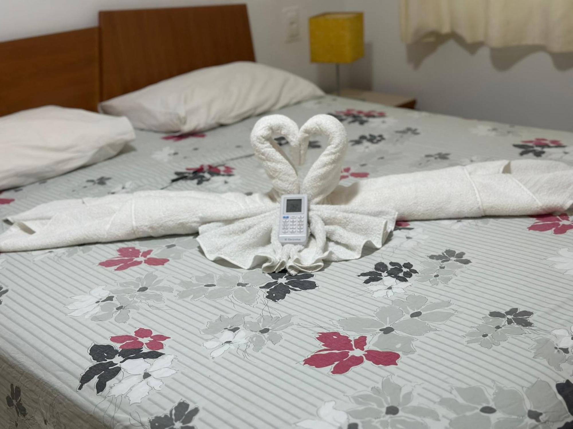 Flat Guarajuba 4 Quartos Terreo A Beira Mar - Pe Na Areia - Governanca Com Arrumadeira E Wi Fi Inclusos Camassari 外观 照片