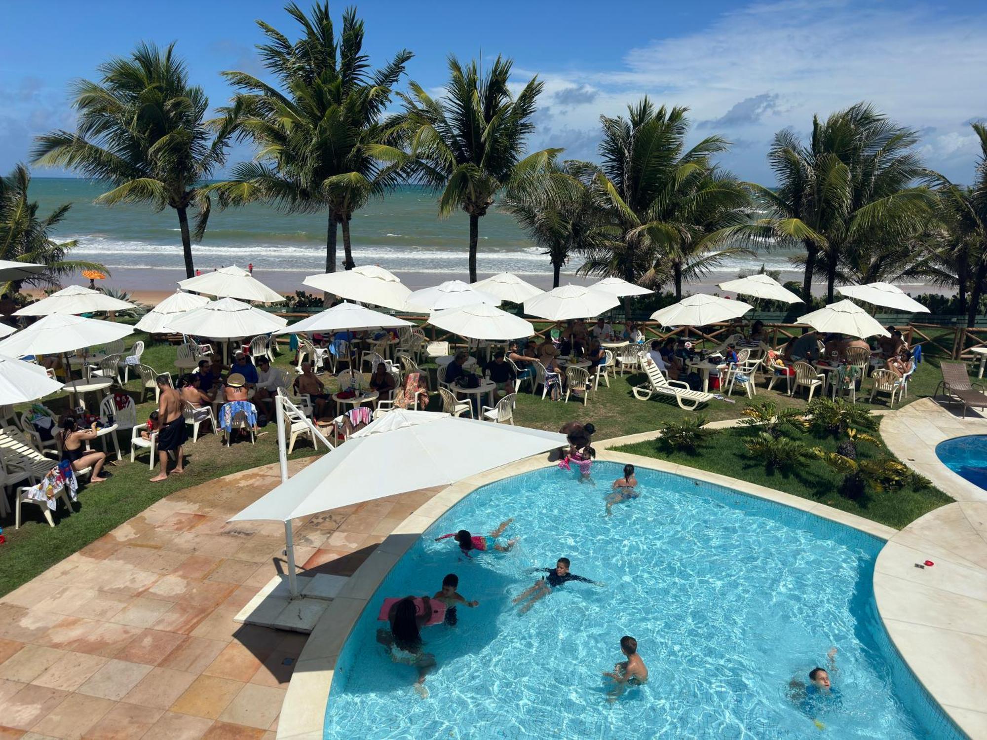Flat Guarajuba 4 Quartos Terreo A Beira Mar - Pe Na Areia - Governanca Com Arrumadeira E Wi Fi Inclusos Camassari 外观 照片
