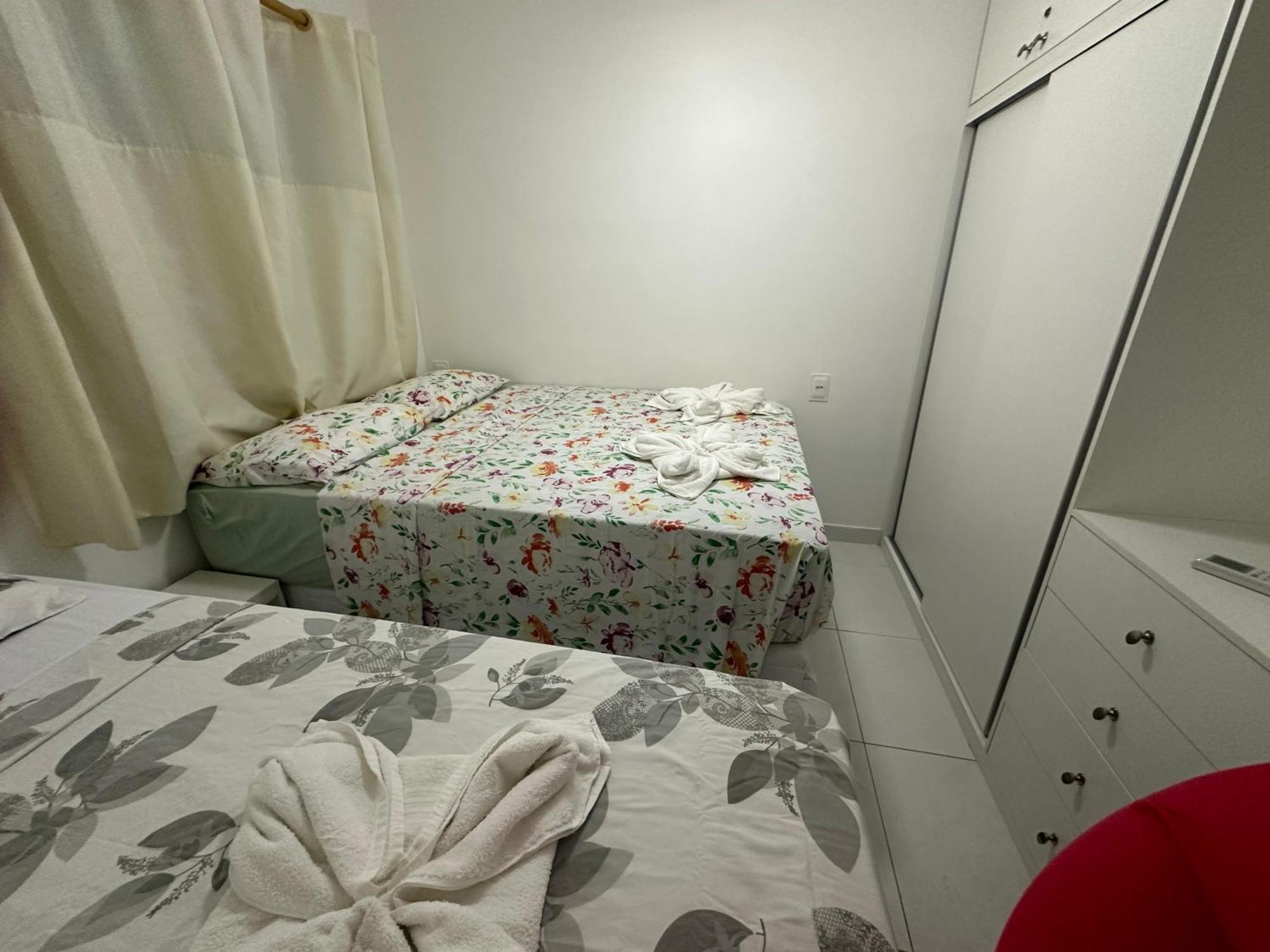 Flat Guarajuba 4 Quartos Terreo A Beira Mar - Pe Na Areia - Governanca Com Arrumadeira E Wi Fi Inclusos Camassari 外观 照片