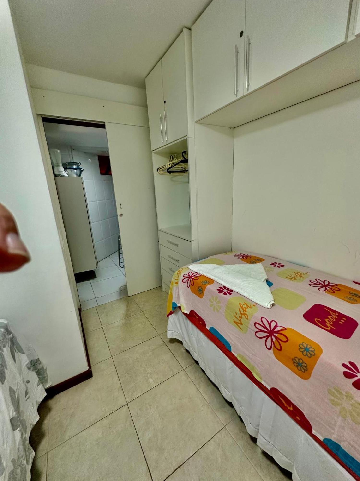 Flat Guarajuba 4 Quartos Terreo A Beira Mar - Pe Na Areia - Governanca Com Arrumadeira E Wi Fi Inclusos Camassari 外观 照片