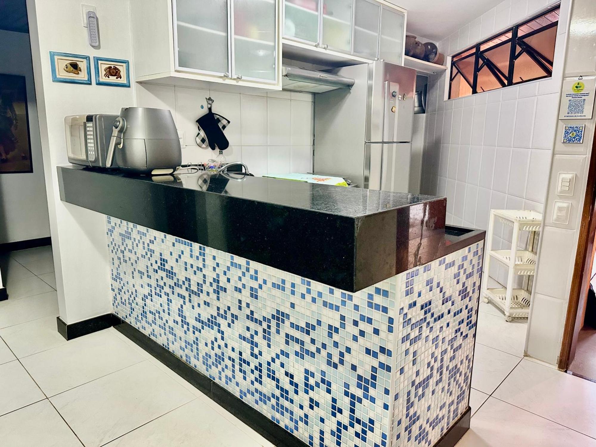 Flat Guarajuba 4 Quartos Terreo A Beira Mar - Pe Na Areia - Governanca Com Arrumadeira E Wi Fi Inclusos Camassari 外观 照片
